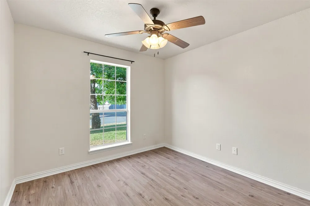 607 E Water Street Weatherford, TX 76086
