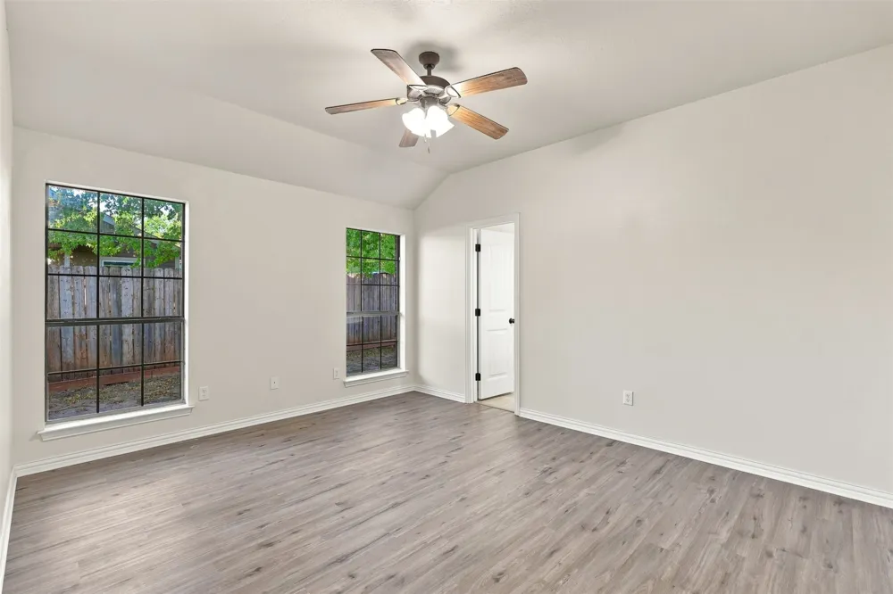 607 E Water Street Weatherford, TX 76086