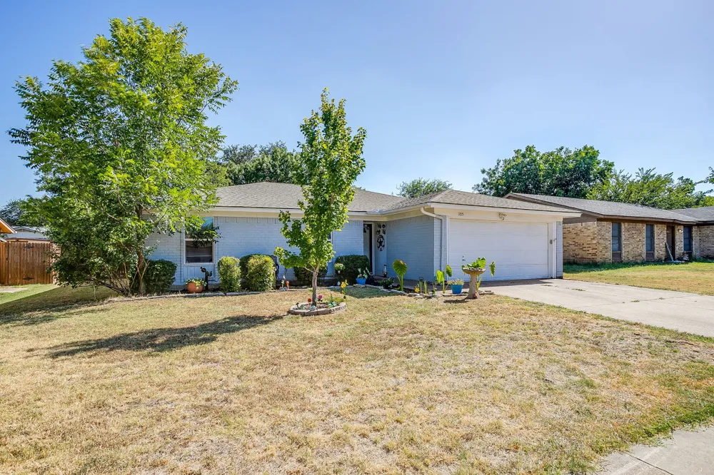 1105 Patrick Street Crowley, TX 76036