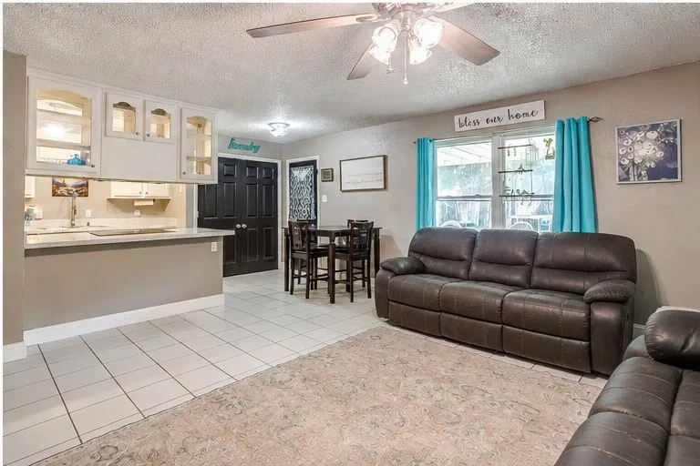 1105 Patrick Street Crowley, TX 76036
