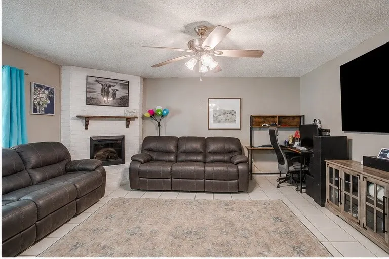 1105 Patrick Street Crowley, TX 76036