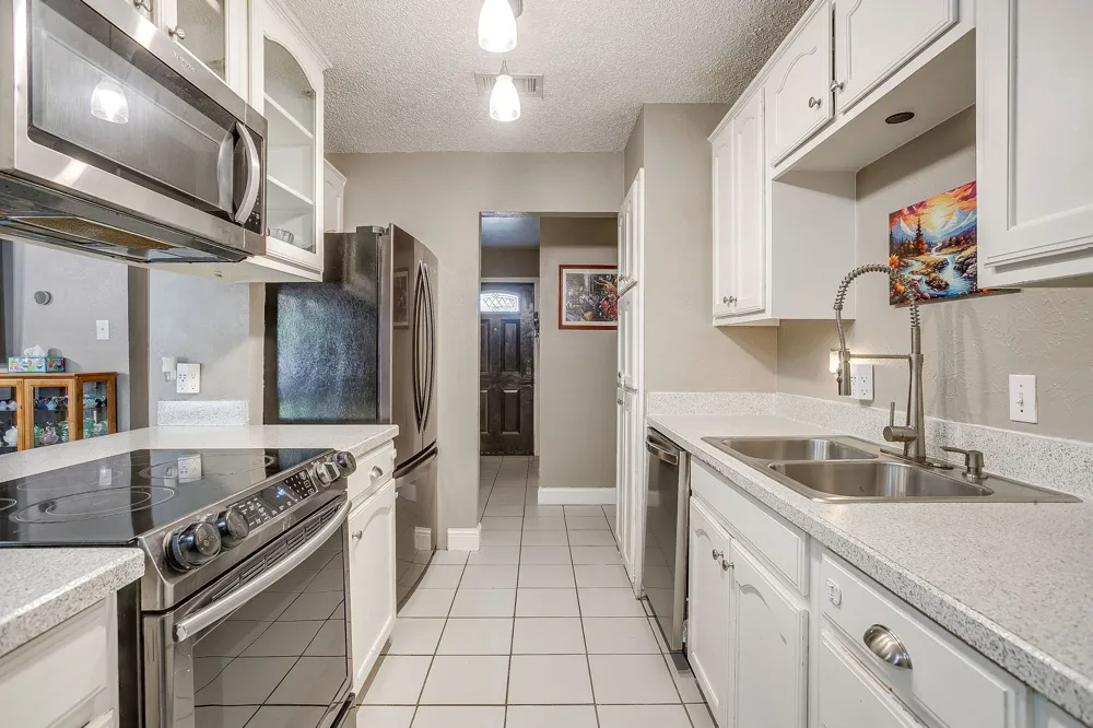 1105 Patrick Street Crowley, TX 76036