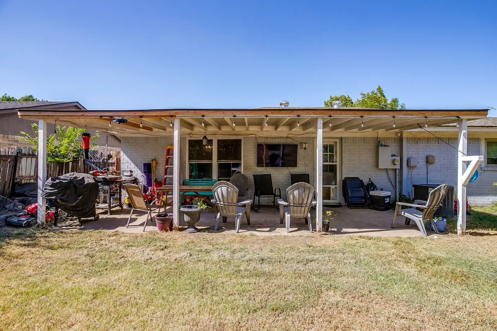 1105 Patrick Street Crowley, TX 76036