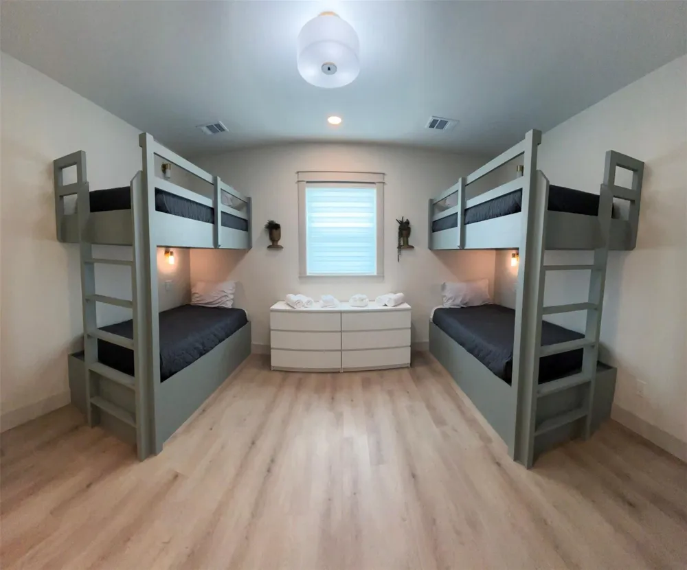 1998 Royalville Court Crystal Beach, TX 77650