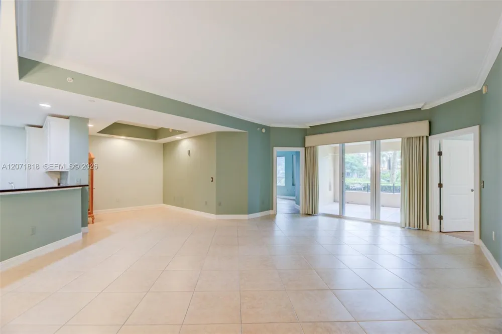 16135 Emerald Estates Dr #165 Weston, FL 33331