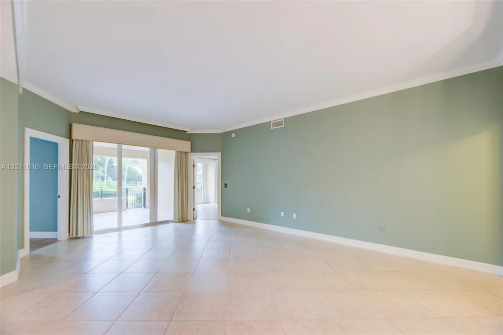16135 Emerald Estates Dr #165 Weston, FL 33331