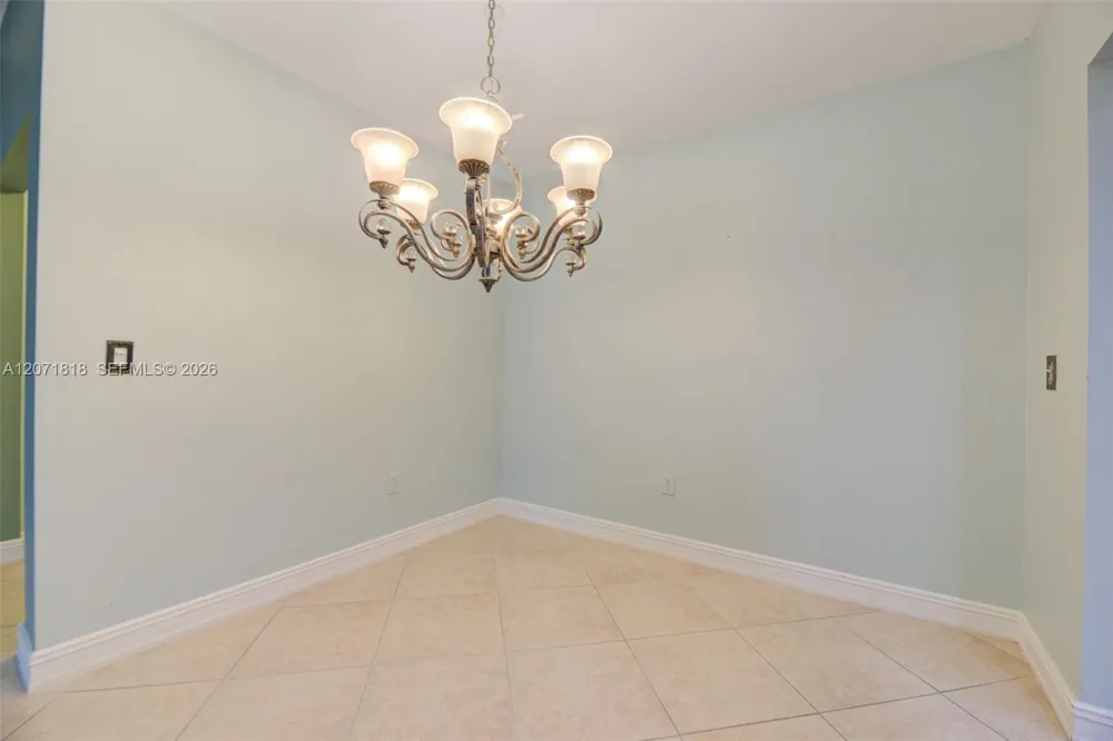 16135 Emerald Estates Dr #165 Weston, FL 33331