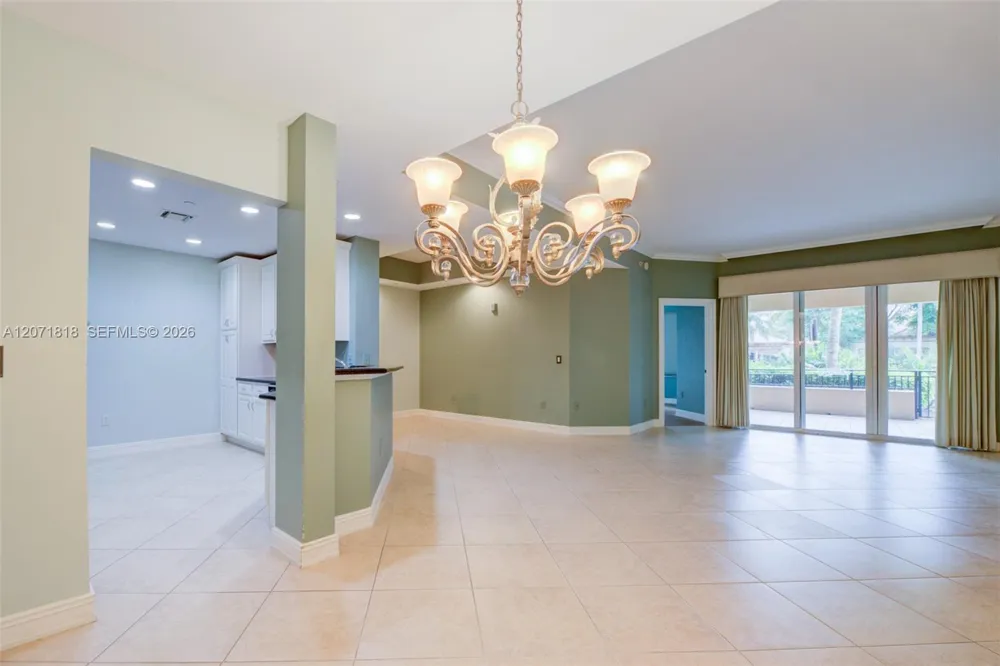 16135 Emerald Estates Dr #165 Weston, FL 33331