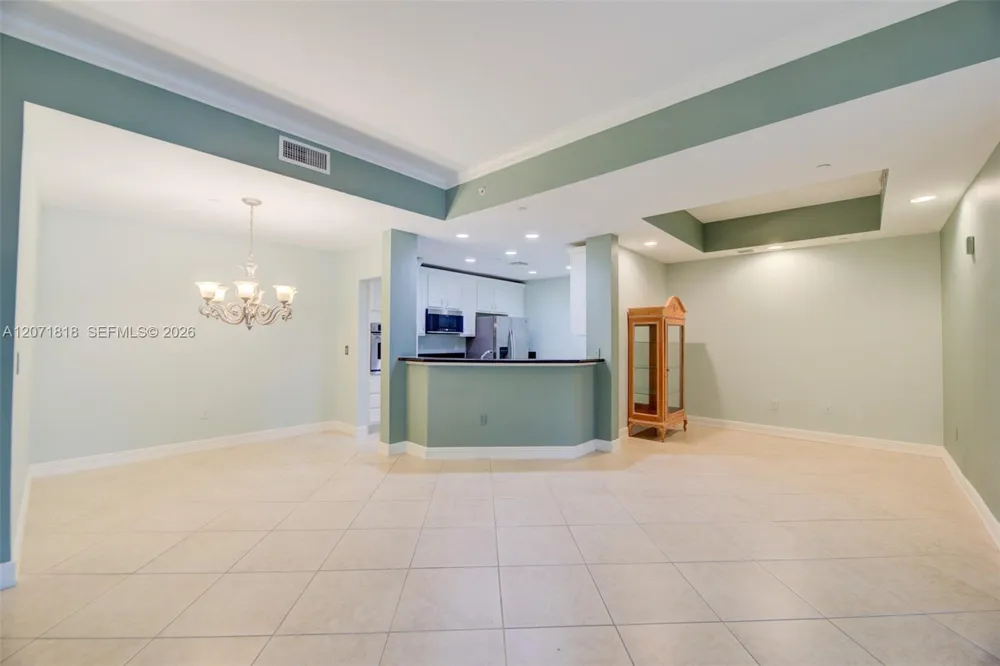 16135 Emerald Estates Dr #165 Weston, FL 33331