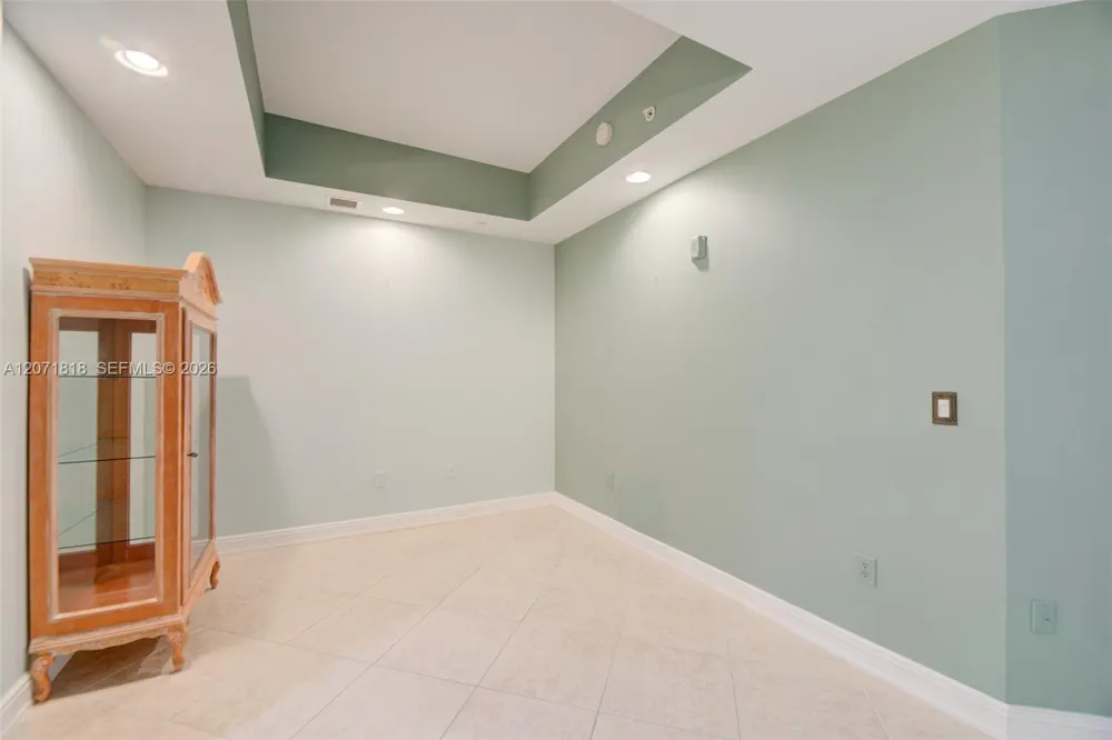 16135 Emerald Estates Dr #165 Weston, FL 33331