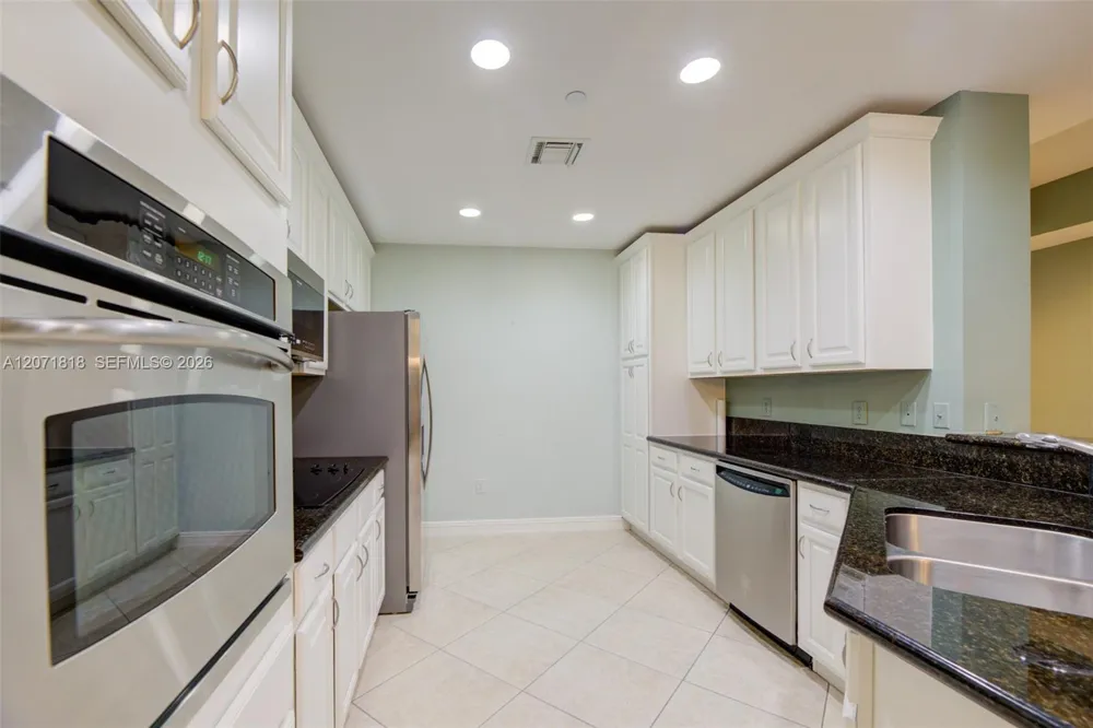 16135 Emerald Estates Dr #165 Weston, FL 33331
