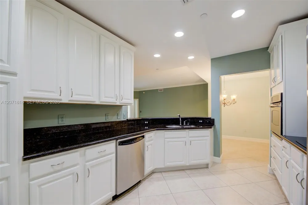 16135 Emerald Estates Dr #165 Weston, FL 33331