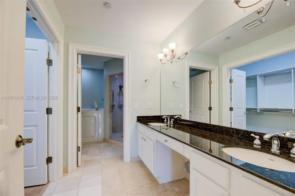 16135 Emerald Estates Dr #165 Weston, FL 33331