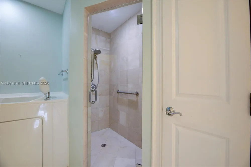 16135 Emerald Estates Dr #165 Weston, FL 33331