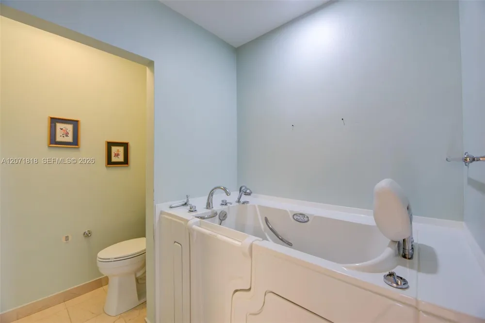 16135 Emerald Estates Dr #165 Weston, FL 33331