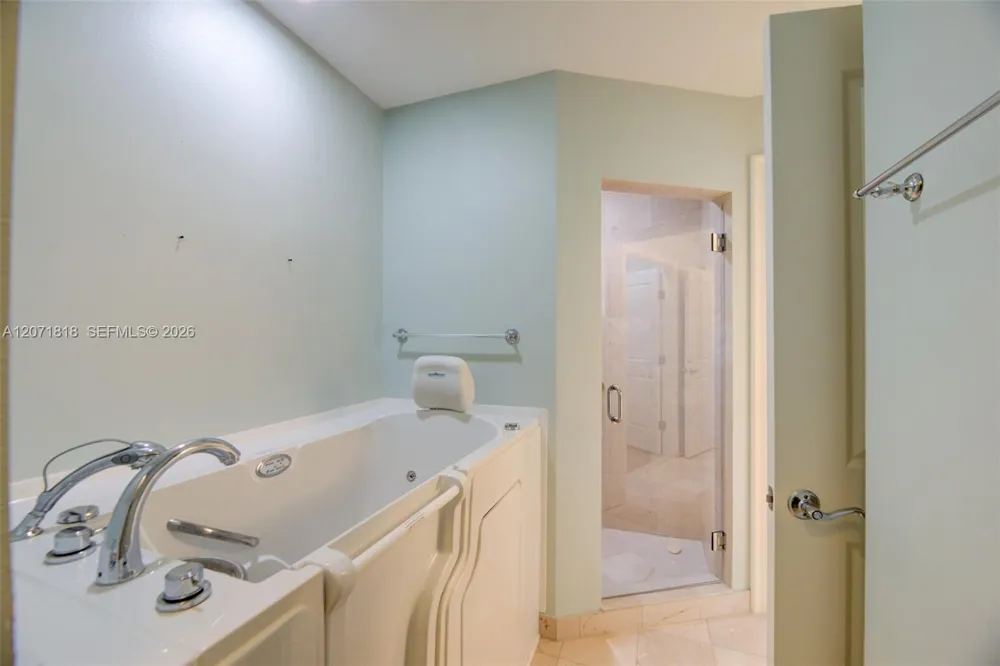 16135 Emerald Estates Dr #165 Weston, FL 33331