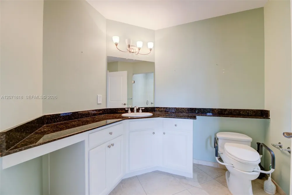 16135 Emerald Estates Dr #165 Weston, FL 33331
