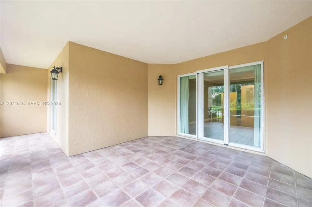 16135 Emerald Estates Dr #165 Weston, FL 33331