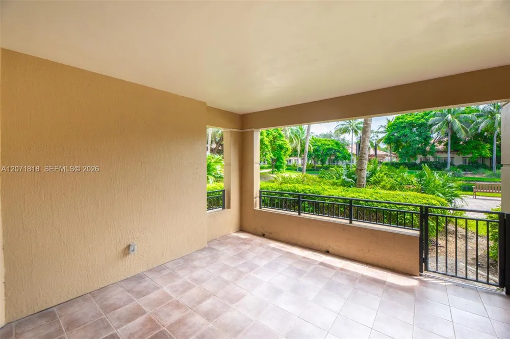 16135 Emerald Estates Dr #165 Weston, FL 33331