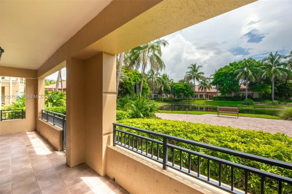 16135 Emerald Estates Dr #165 Weston, FL 33331