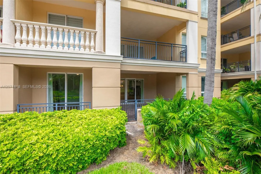 16135 Emerald Estates Dr #165 Weston, FL 33331