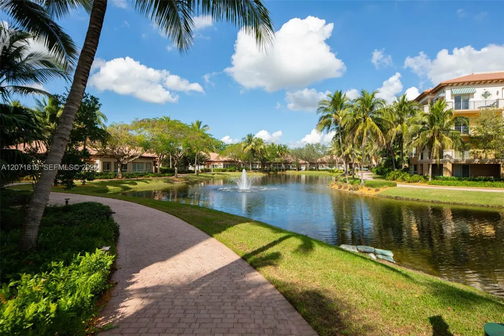 16135 Emerald Estates Dr #165 Weston, FL 33331