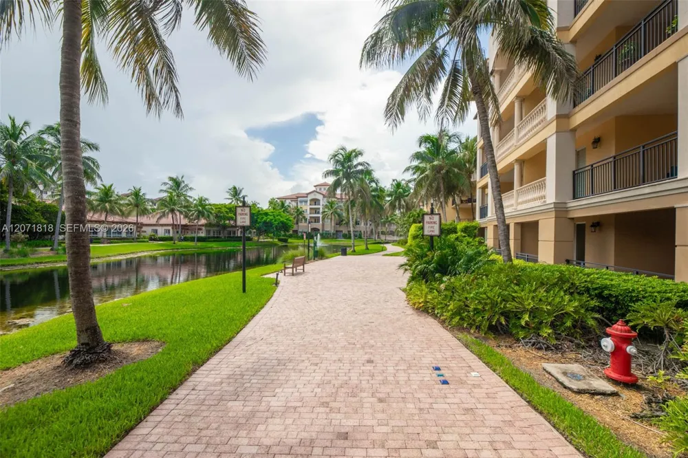 16135 Emerald Estates Dr #165 Weston, FL 33331