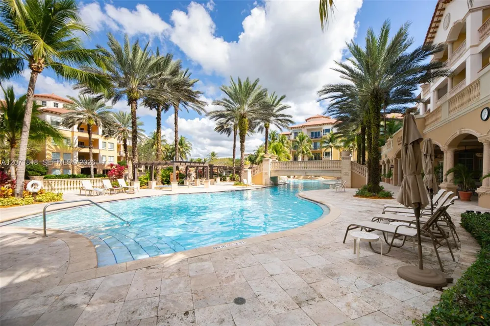16135 Emerald Estates Dr #165 Weston, FL 33331