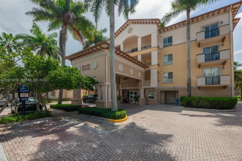 16135 Emerald Estates Dr #165 Weston, FL 33331