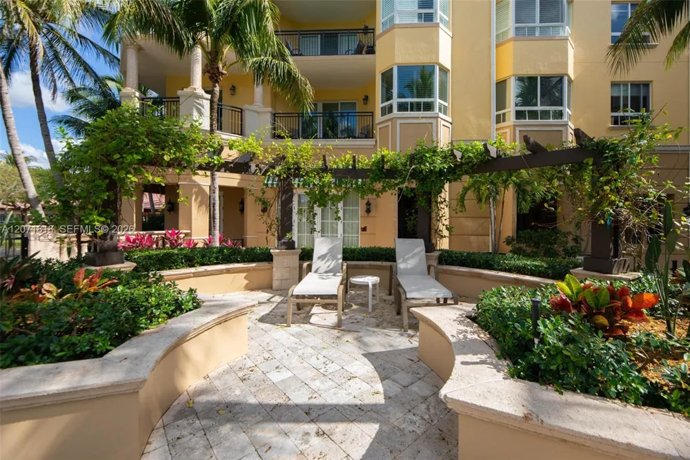 16135 Emerald Estates Dr #165 Weston, FL 33331