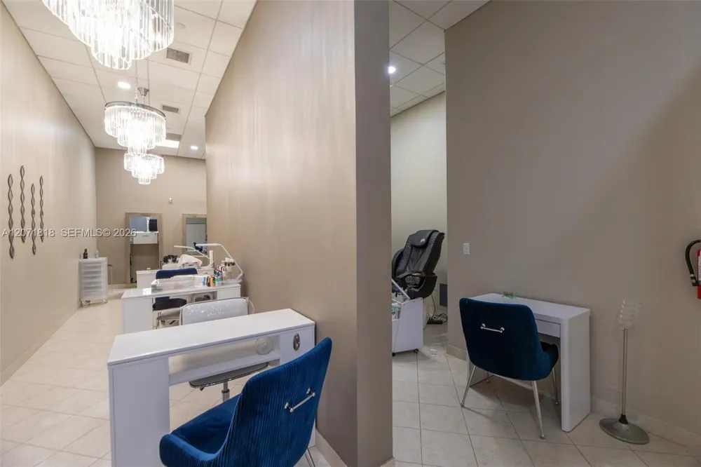 16135 Emerald Estates Dr #165 Weston, FL 33331