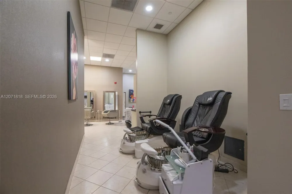 16135 Emerald Estates Dr #165 Weston, FL 33331