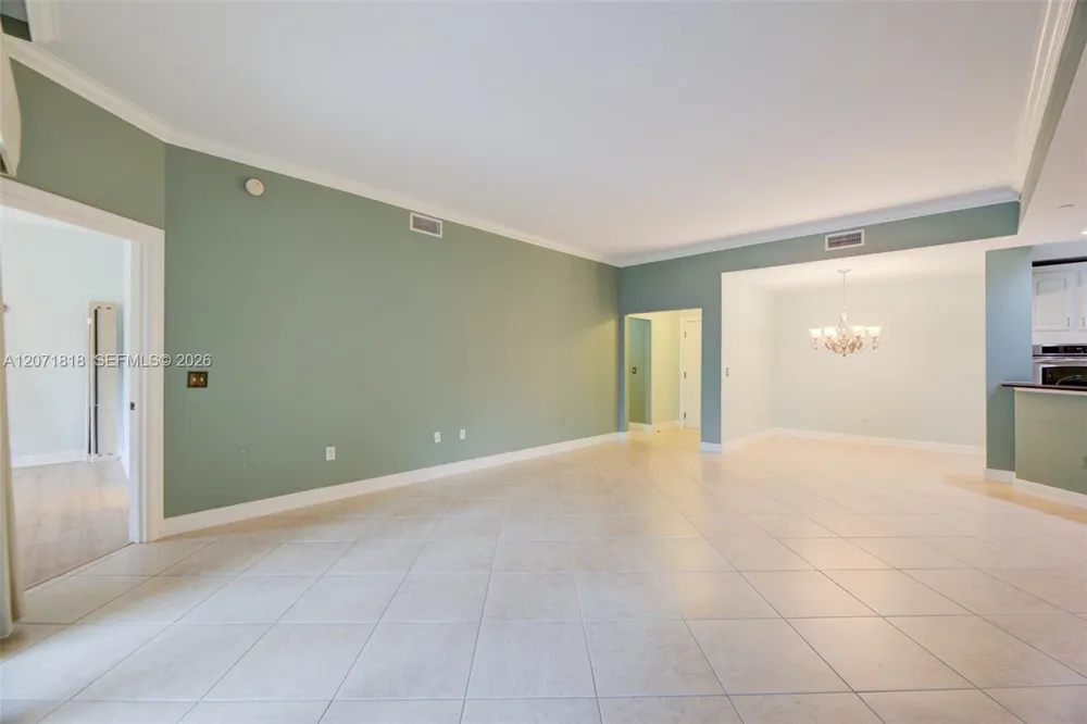 16135 Emerald Estates Dr #165 Weston, FL 33331