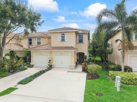 13804 Creston Place