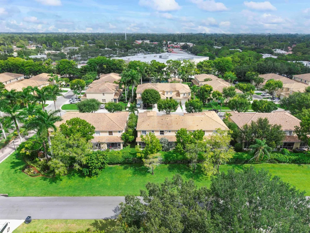 13804 Creston Place Wellington, FL 33414