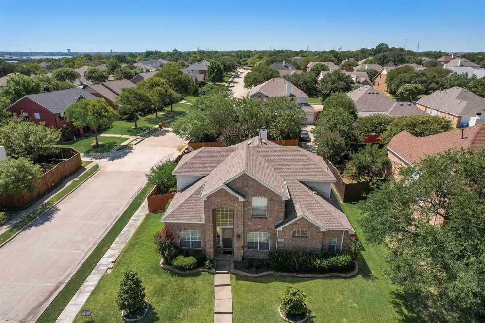 5214 Alazan Bay Drive Rowlett, TX 75089