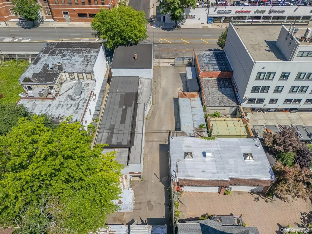 21120 Northern Boulevard Bayside, NY 11361
