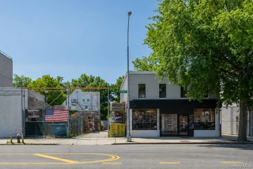 21120 Northern Boulevard Bayside, NY 11361