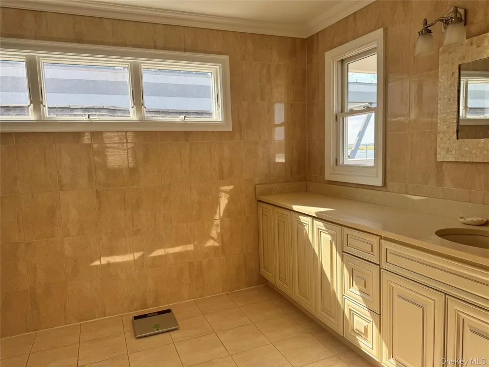 839 W Park Avenue Long Beach, NY 11561