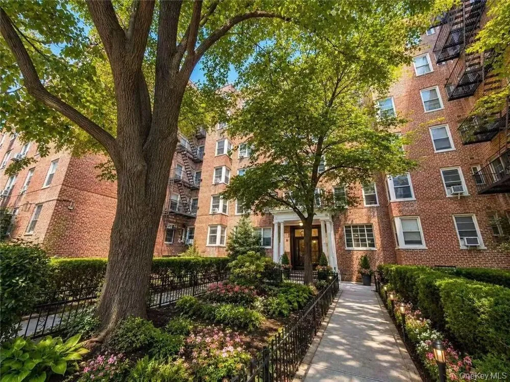 8511 34th Avenue #3H Jackson Heights, NY 11372