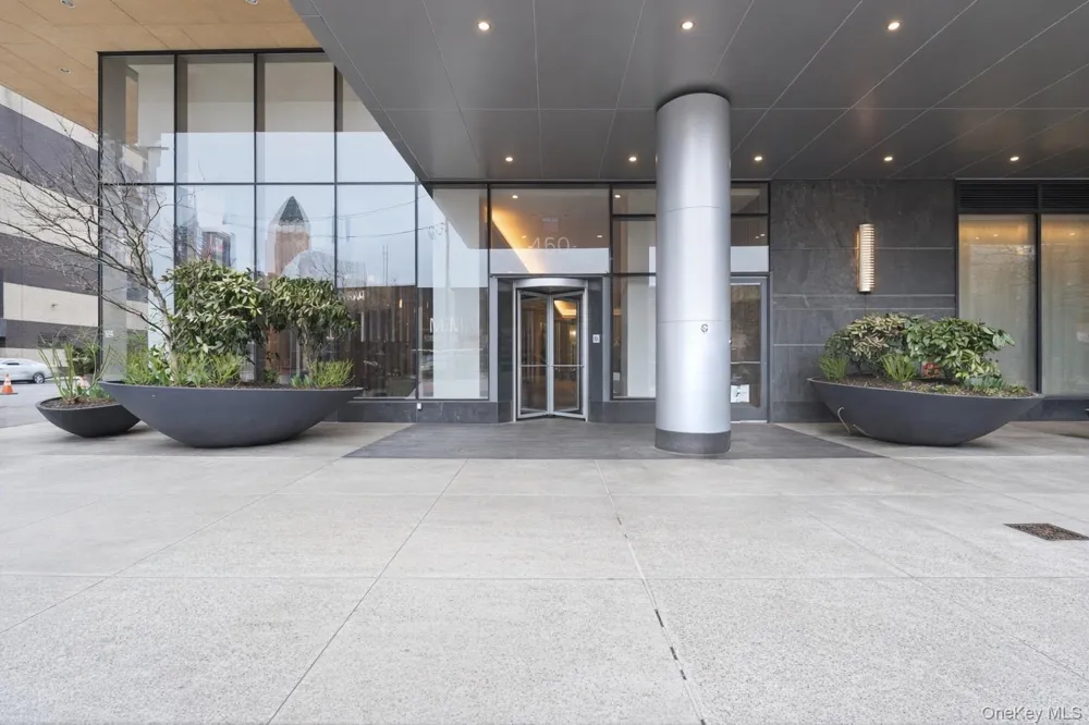 460 W 42nd Street #57G New York (Manhattan), NY 10036