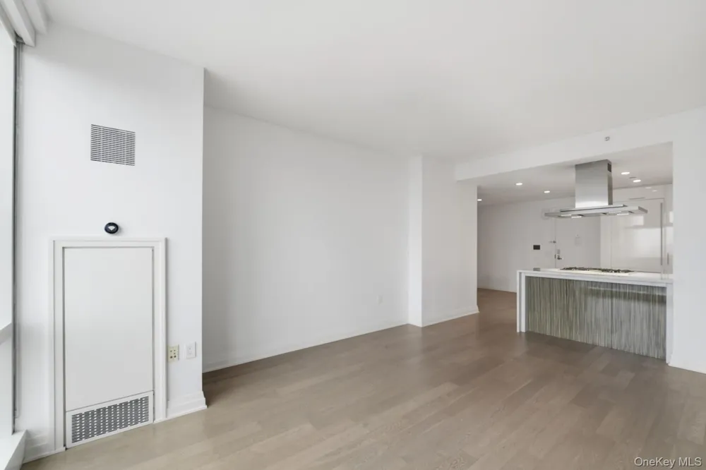 460 W 42nd Street #57G New York (Manhattan), NY 10036