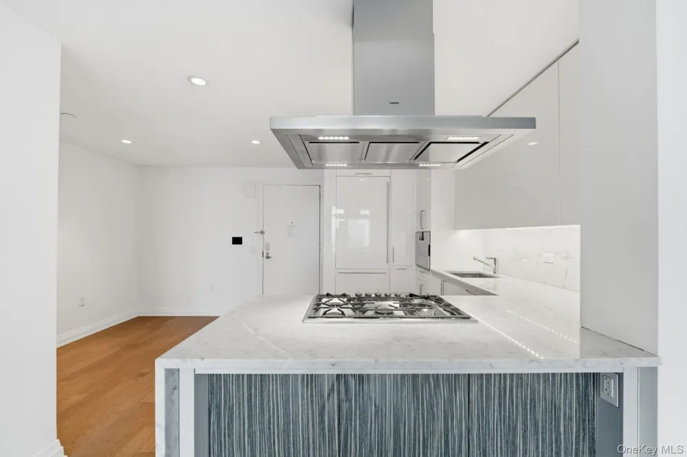 460 W 42nd Street #57G New York (Manhattan), NY 10036