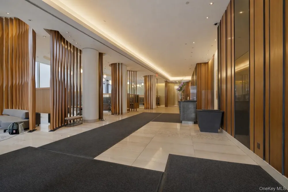 460 W 42nd Street #57G New York (Manhattan), NY 10036