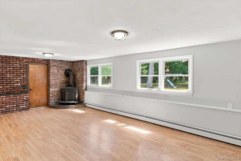 189 Belleview Avenue Center Moriches, NY 11934
