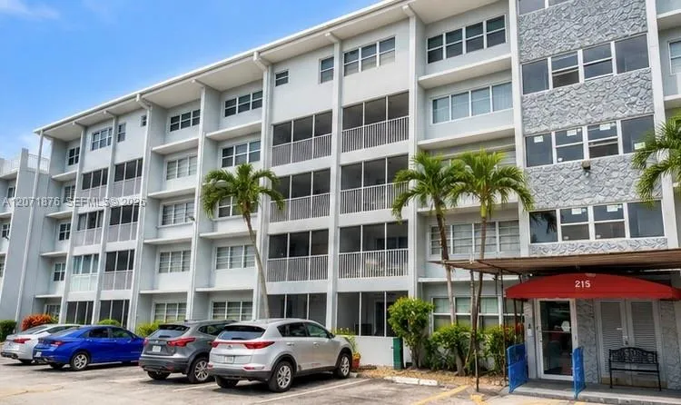 215 SE 3rd Ave #308C Hallandale Beach, FL 33009