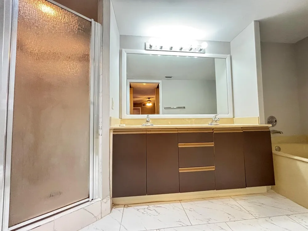 1701 S CORAL TERRACE #1701 North Lauderdale, FL 33068