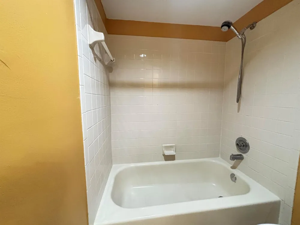 1701 S CORAL TERRACE #1701 North Lauderdale, FL 33068