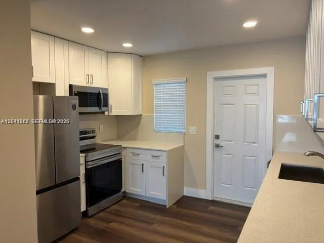 206 NE 1st Ct #1 North Dania Beach, FL 33004