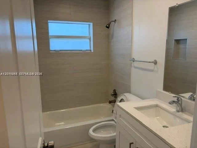 206 NE 1st Ct #1 North Dania Beach, FL 33004